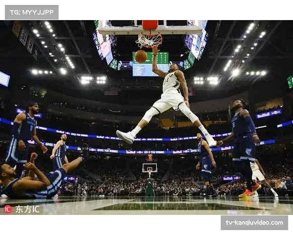 回合特写:雄鹿字母哥从后场推进至完成扣篮,仅用时6秒